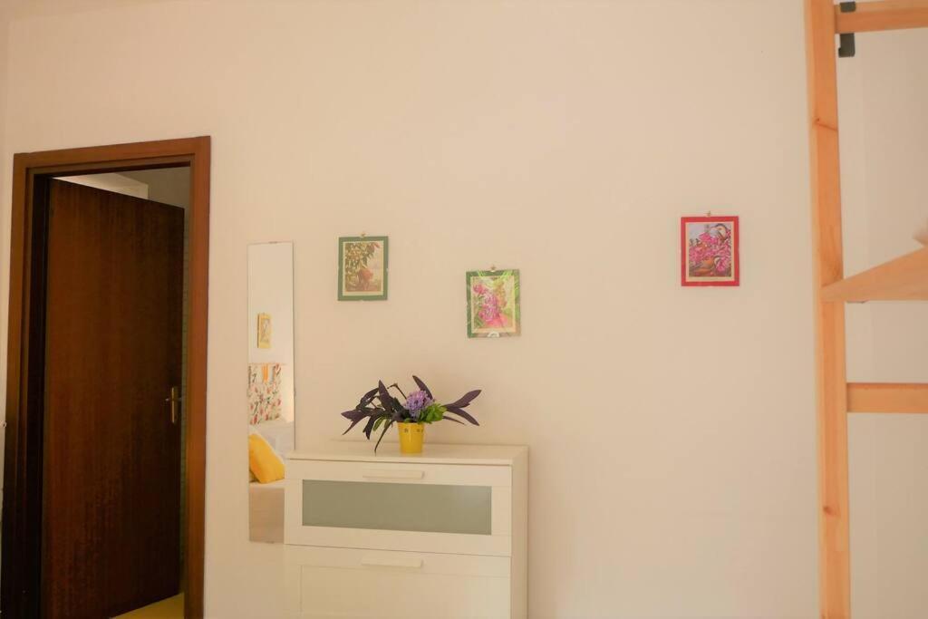 House With Garden And Parking Space In Mergellina Naples Extérieur photo