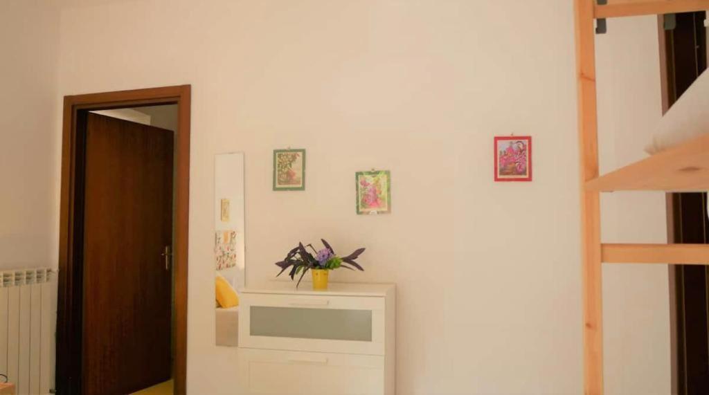 House With Garden And Parking Space In Mergellina Naples Extérieur photo
